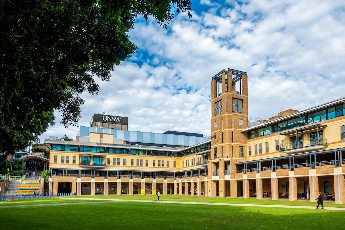 Sydney,,Australia,-,May,20,,2021:,The,Quadrangle,With,Surrounding G8 Uc4
