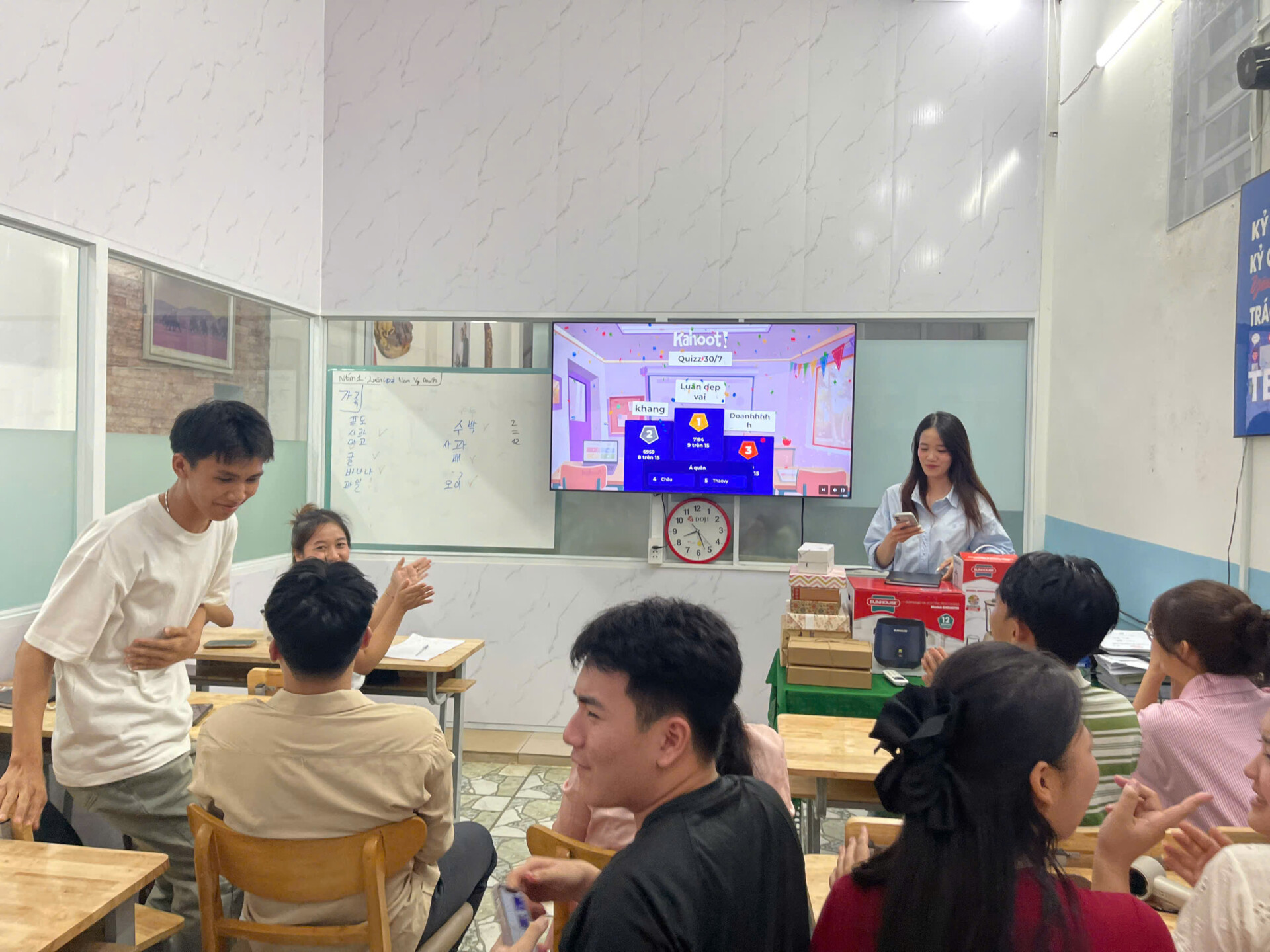 Thi đua học tập