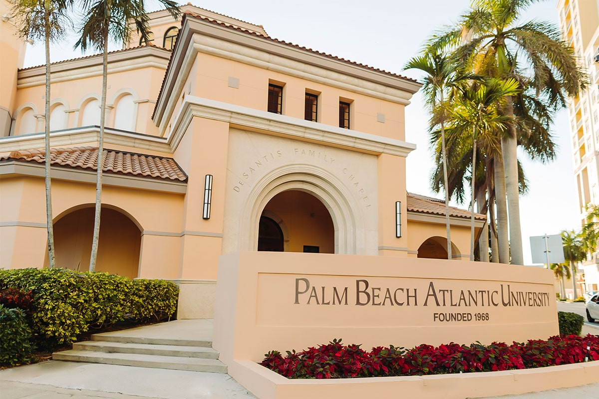 campus-view-desantis-family-chapel-outdoors-pba-palm-beach-atlantic-university-1200x800-1-min
